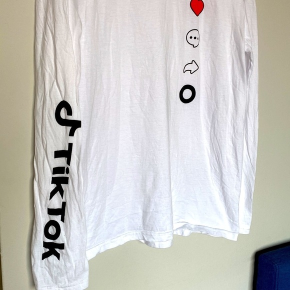 Tik Tok Oversized Shirt - Picture 3 of 5